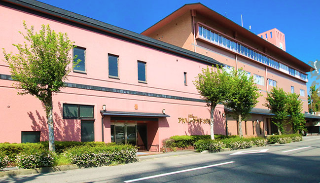 アヤハレークサイドホテル